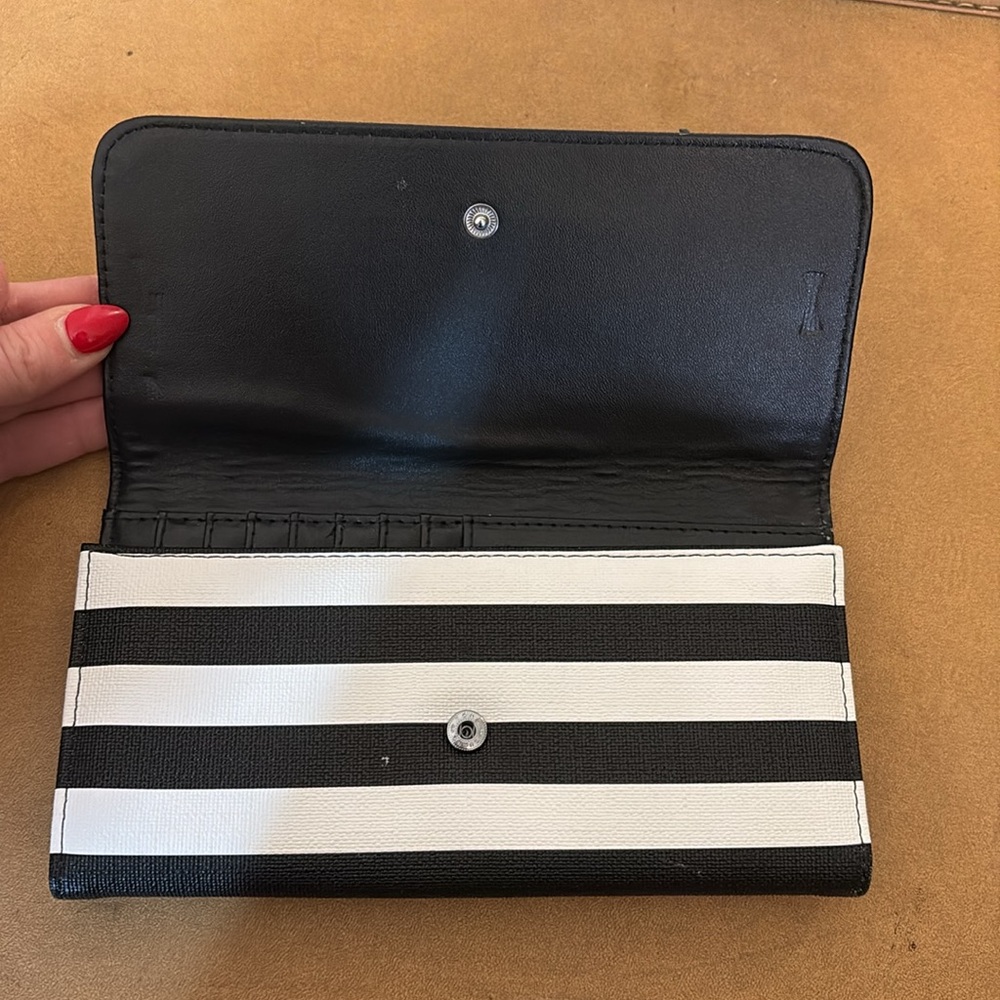 Kut from the Kloth black and white striped snap wallet - Picture 3 of 5